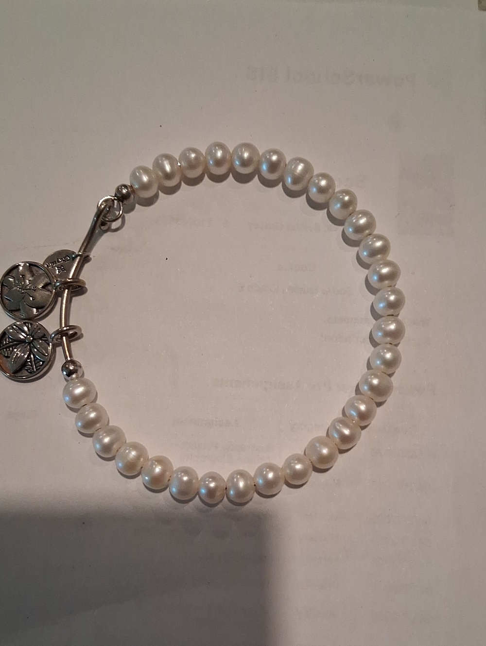 Chrysalis Pearl Bead Bracelet - White Pearls